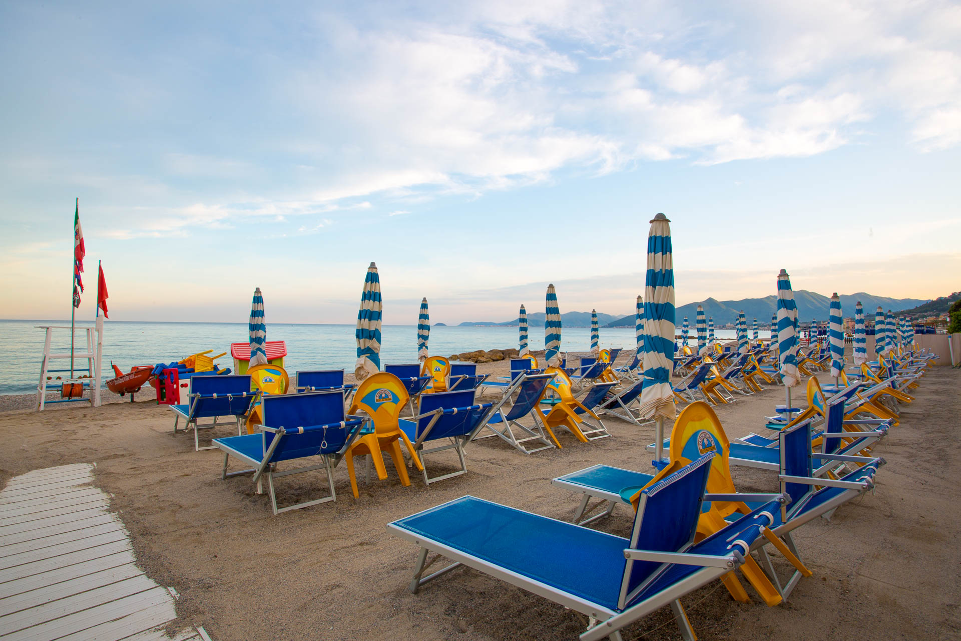 la spiaggia dei bagni Vela a Borgio Verezzi